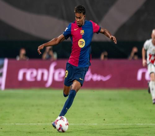 德甲生涯第10次戴帽，凯恩赛后将比赛用球带走收藏